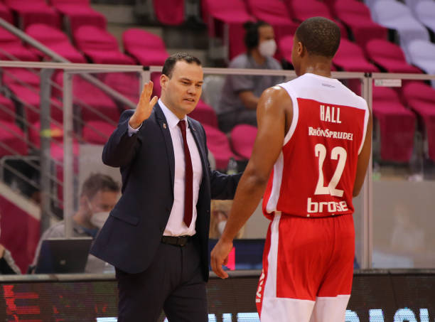 为她面对强 为她面对强