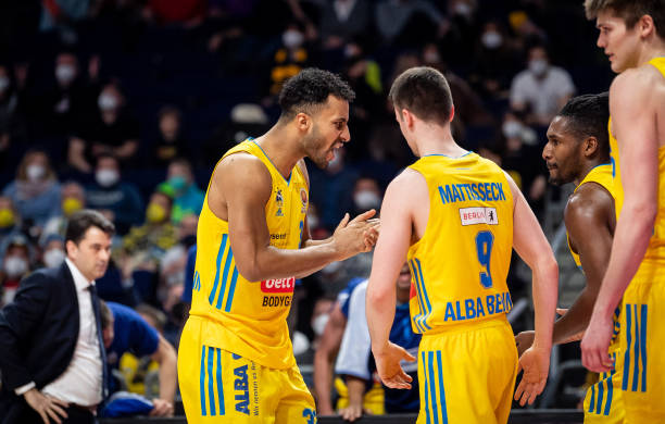 右脚攻门 右脚攻门